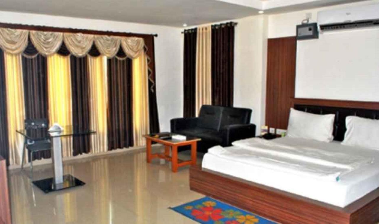 Hotel Kdm Palace Begusarai Екстер'єр фото